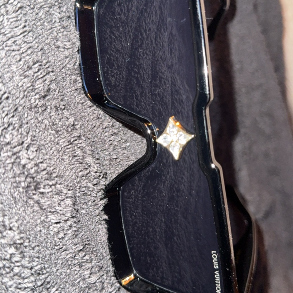 Louis Vuitton Black Sunglasses with Gold Detail - Picture 1 of 2